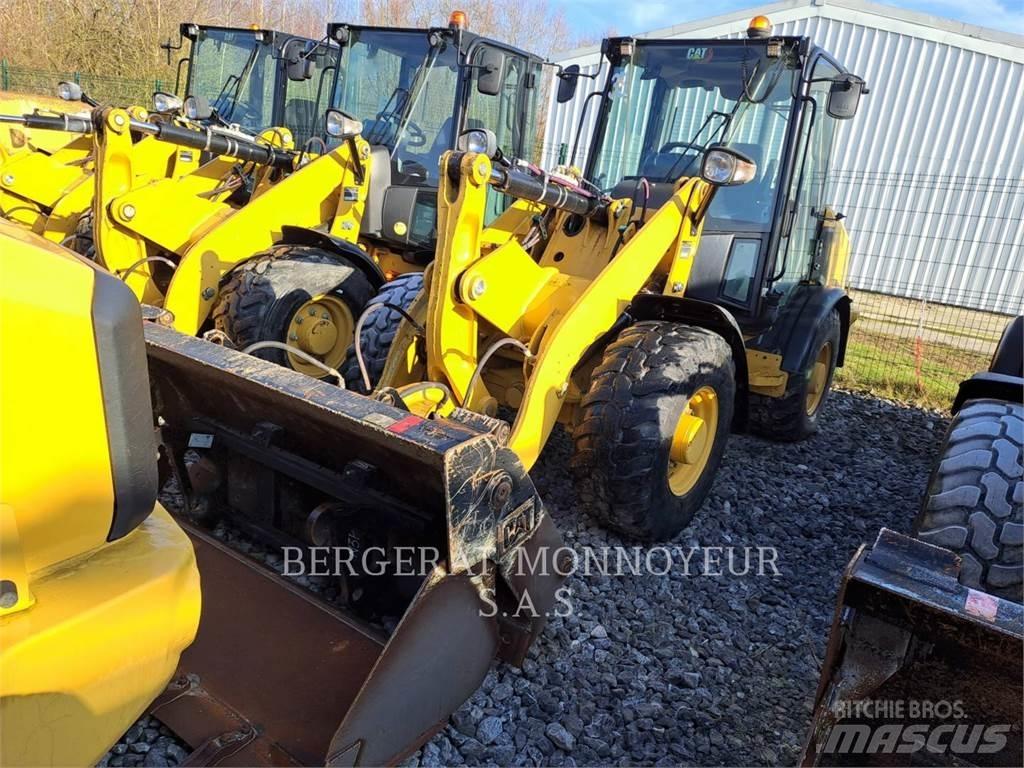 CAT 906M Carregadeiras de rodas