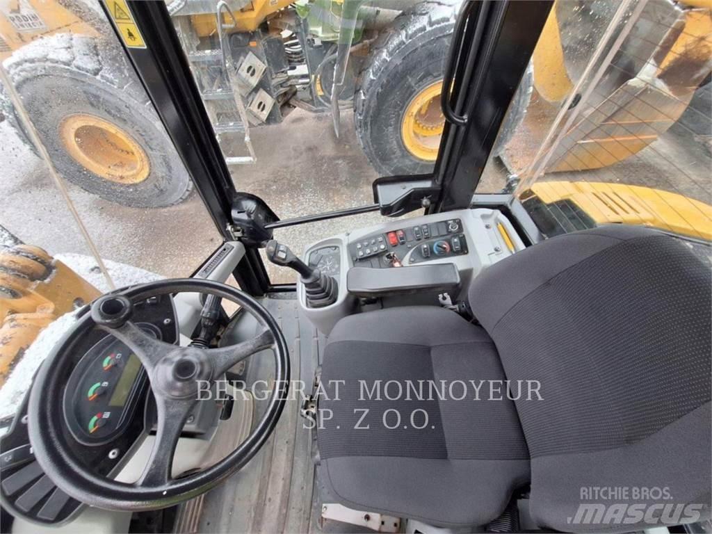 CAT 906M Carregadeiras de rodas