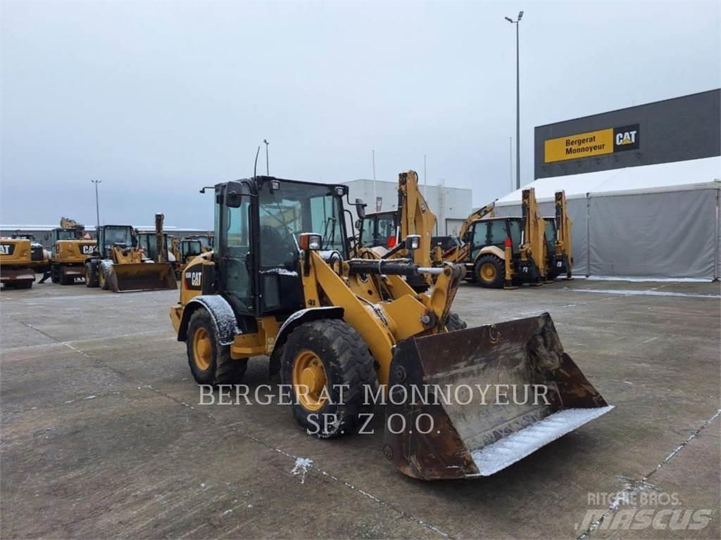 CAT 906M Carregadeiras de rodas