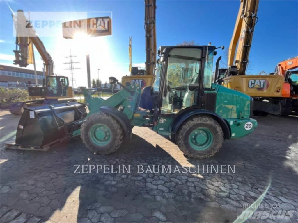 CAT 906M Carregadeiras de rodas