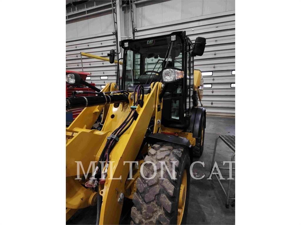 CAT 906M Carregadeiras de rodas