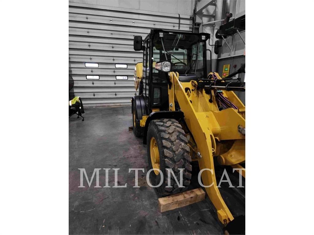 CAT 906M Carregadeiras de rodas