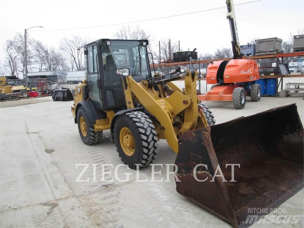 CAT 906M Carregadeiras de rodas