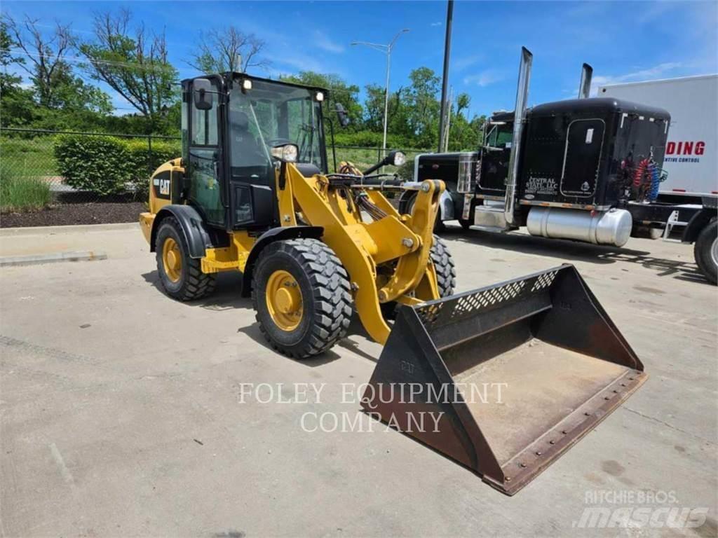 CAT 906M Carregadeiras de rodas