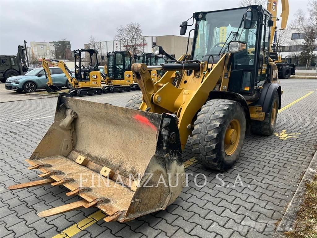 CAT 906M Carregadeiras de rodas