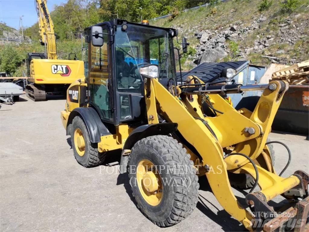 CAT 906M Carregadeiras de rodas