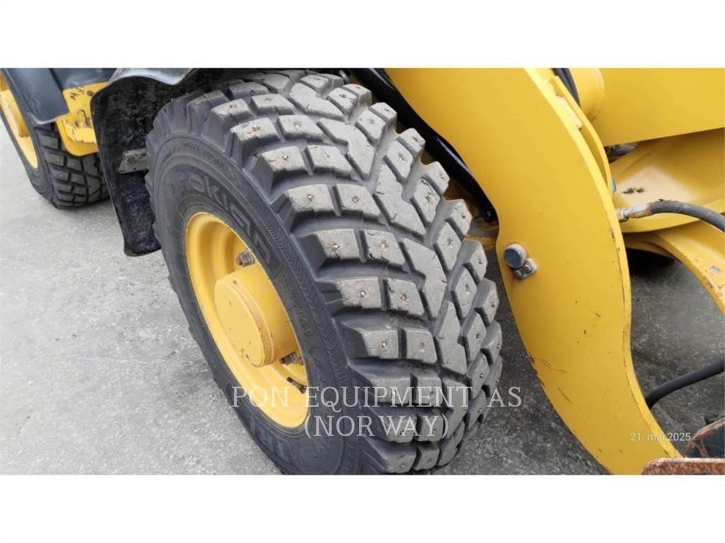 CAT 906M Carregadeiras de rodas