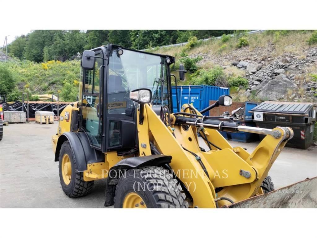 CAT 906M Carregadeiras de rodas