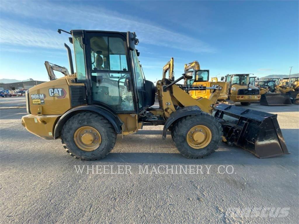 CAT 906M Carregadeiras de rodas