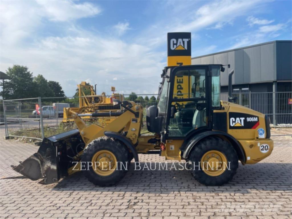 CAT 906M Carregadeiras de rodas