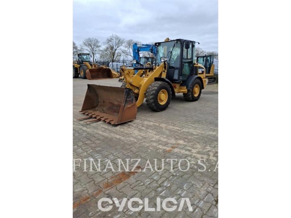 CAT 906M Carregadeiras de rodas