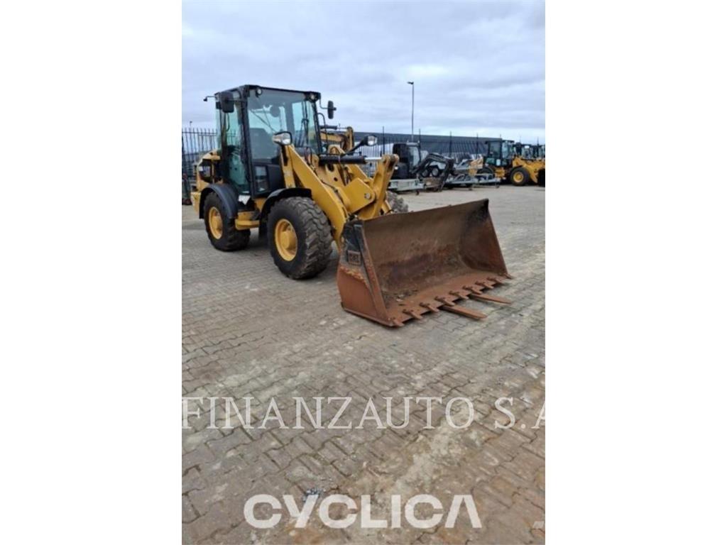 CAT 906M Carregadeiras de rodas