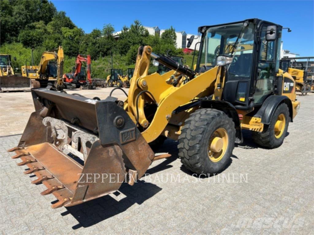 CAT 906M Carregadeiras de rodas