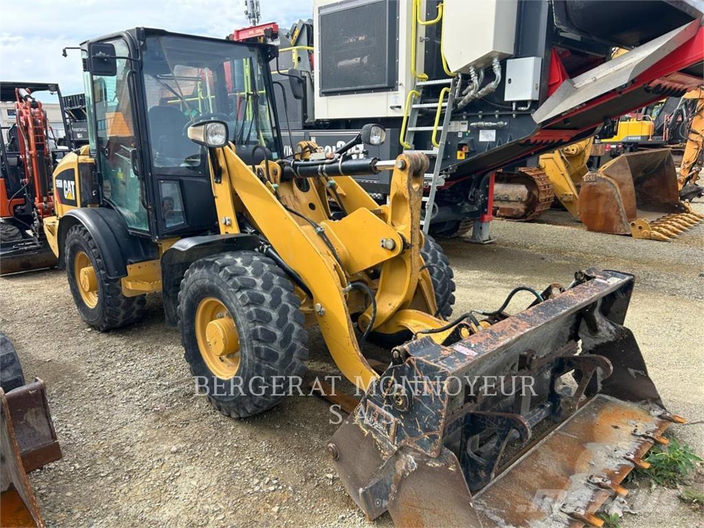 CAT 906M Carregadeiras de rodas