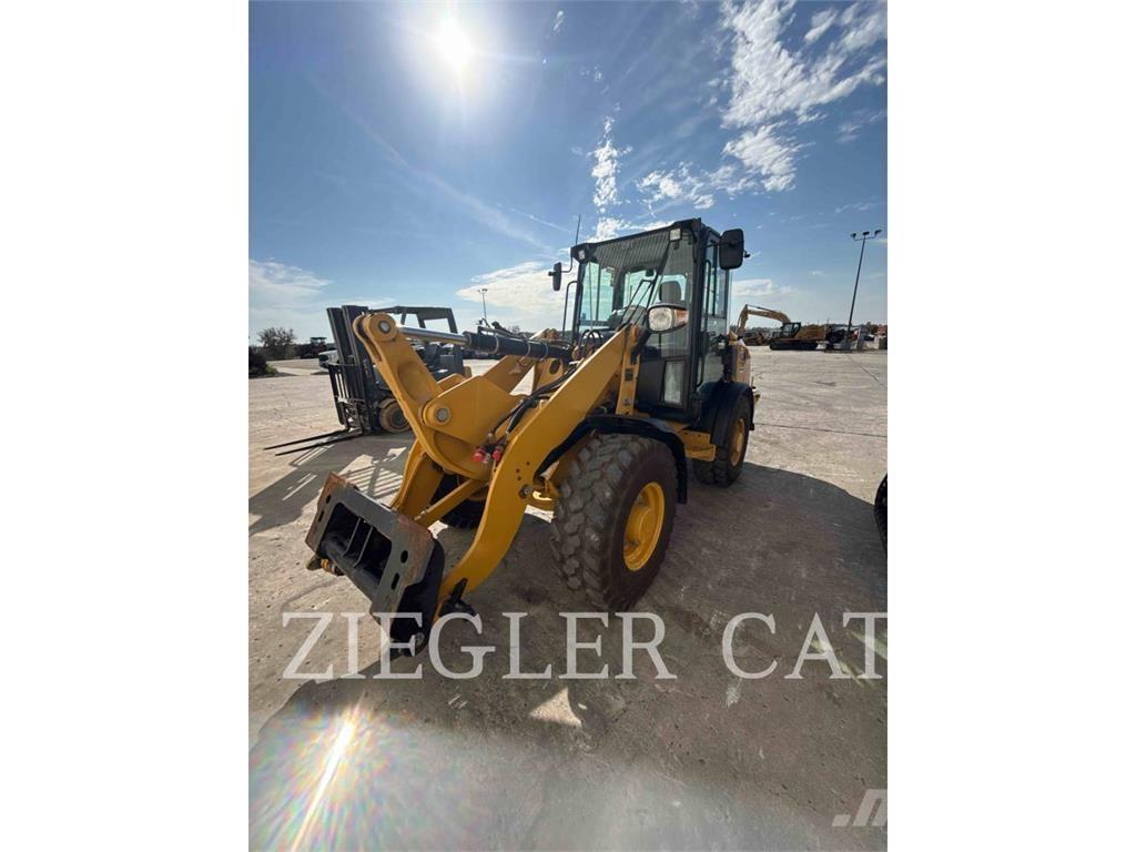 CAT 906M Carregadeiras de rodas