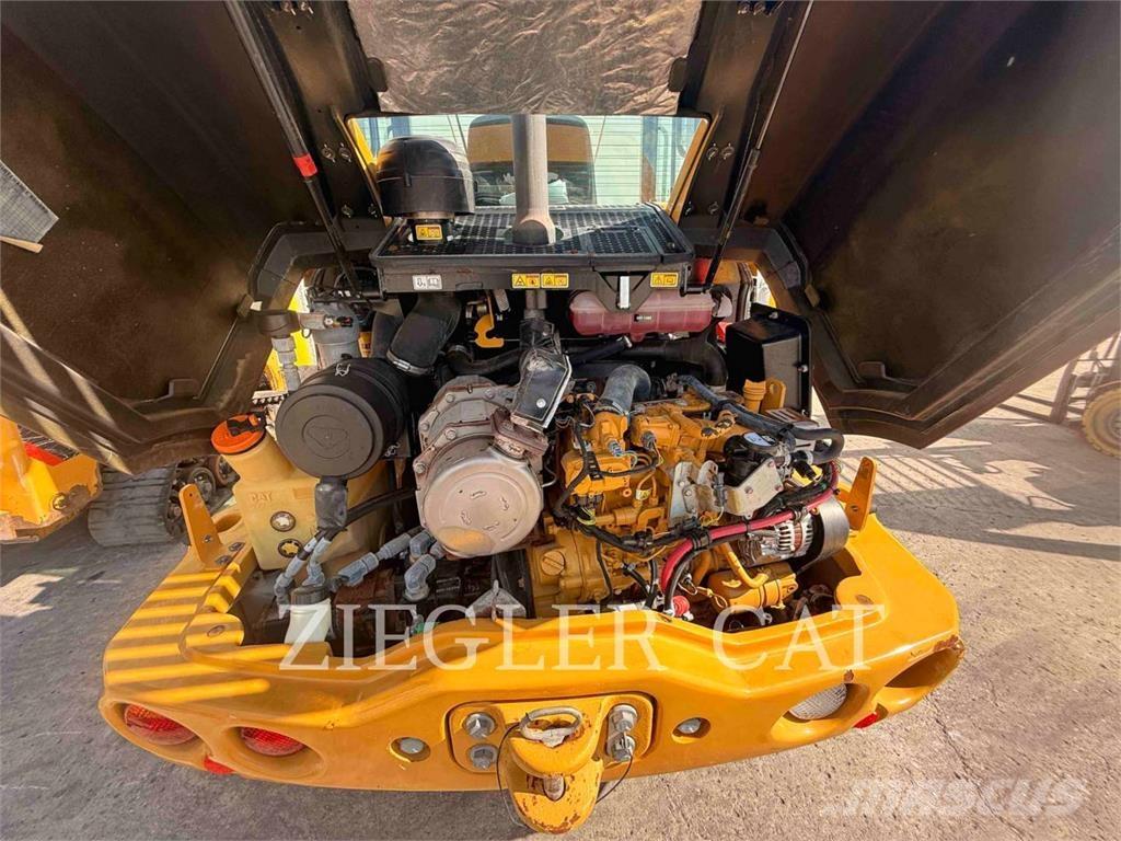 CAT 906M Carregadeiras de rodas