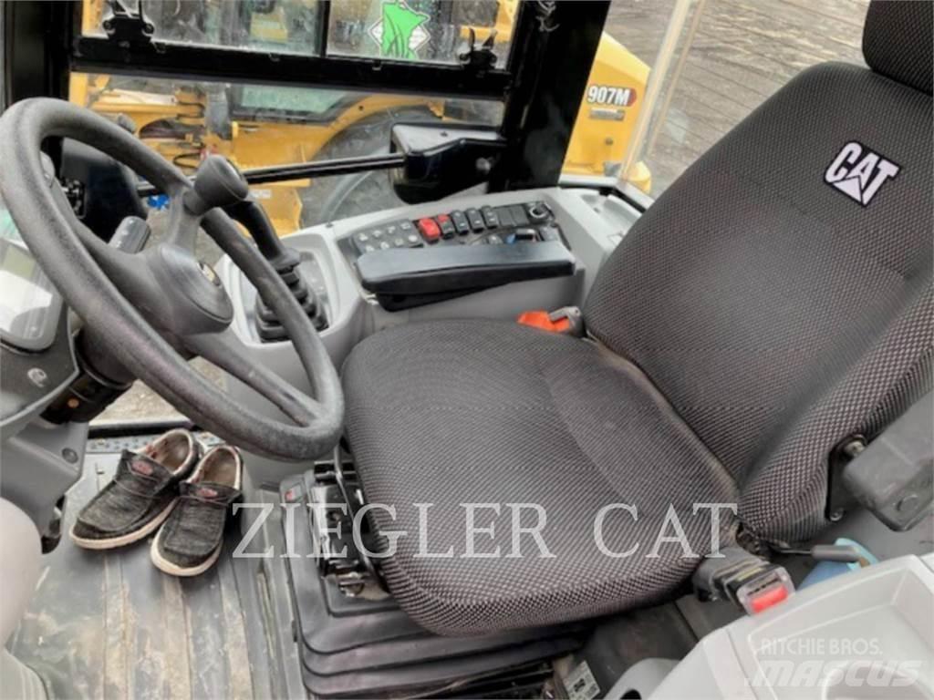 CAT 907M Carregadeiras de rodas