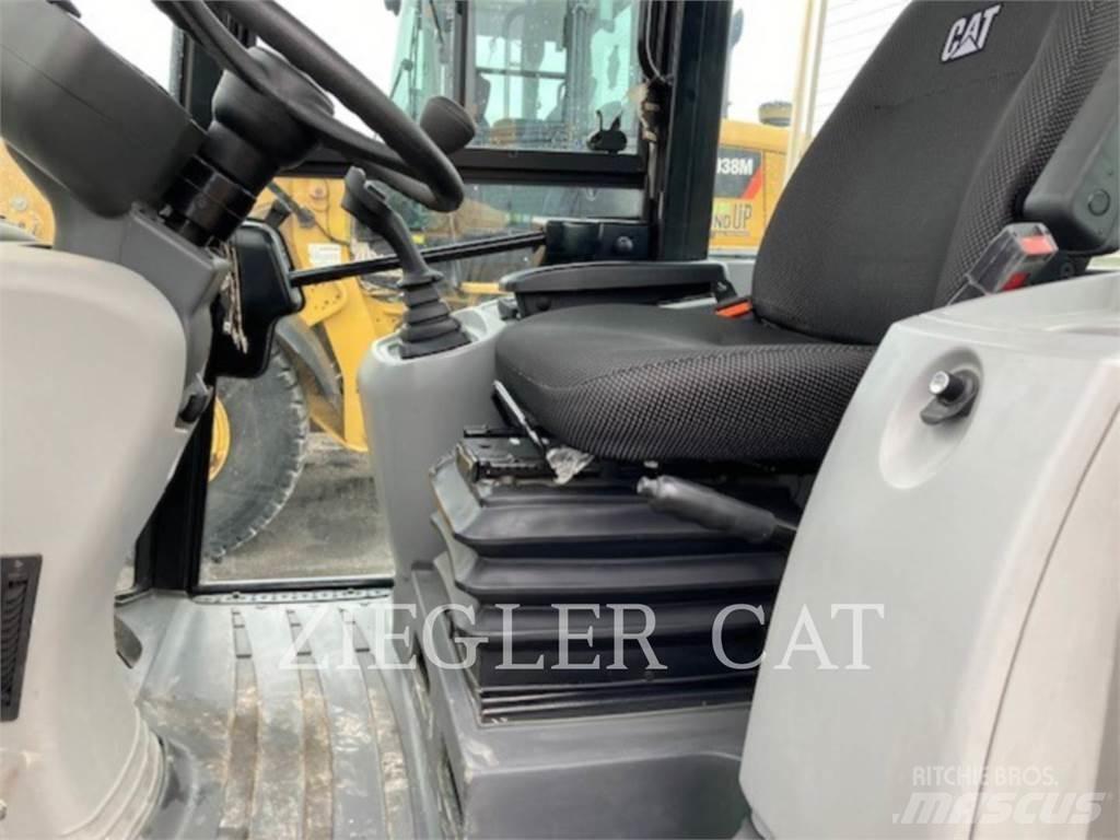CAT 907M Carregadeiras de rodas