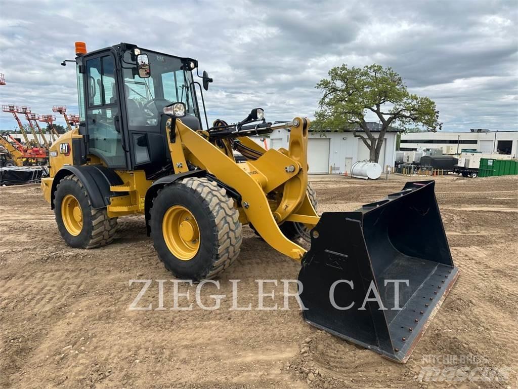 CAT 908M Carregadeiras de rodas