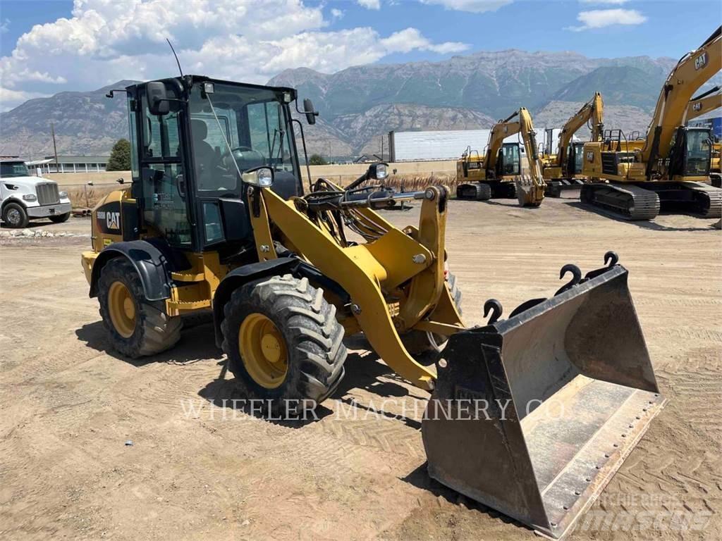CAT 908M Carregadeiras de rodas