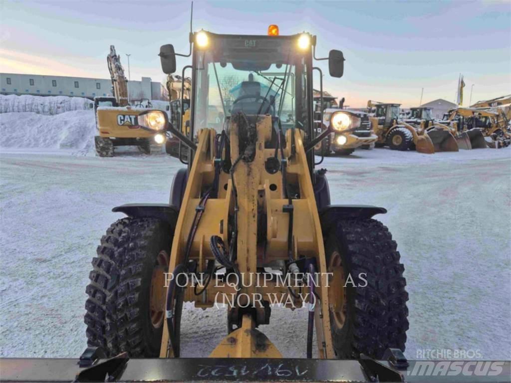 CAT 908M Carregadeiras de rodas