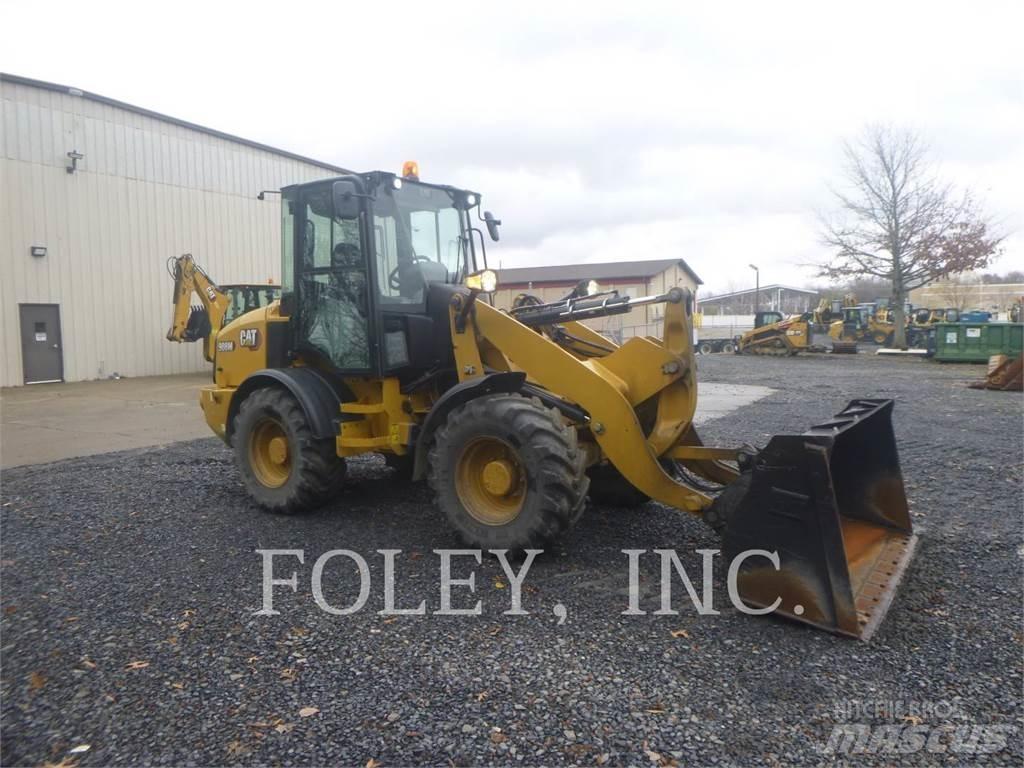 CAT 908M Carregadeiras de rodas