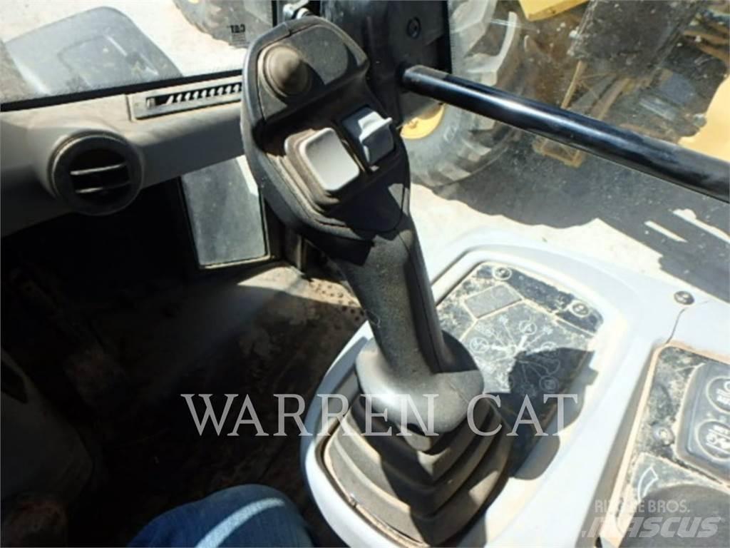 CAT 908M Carregadeiras de rodas