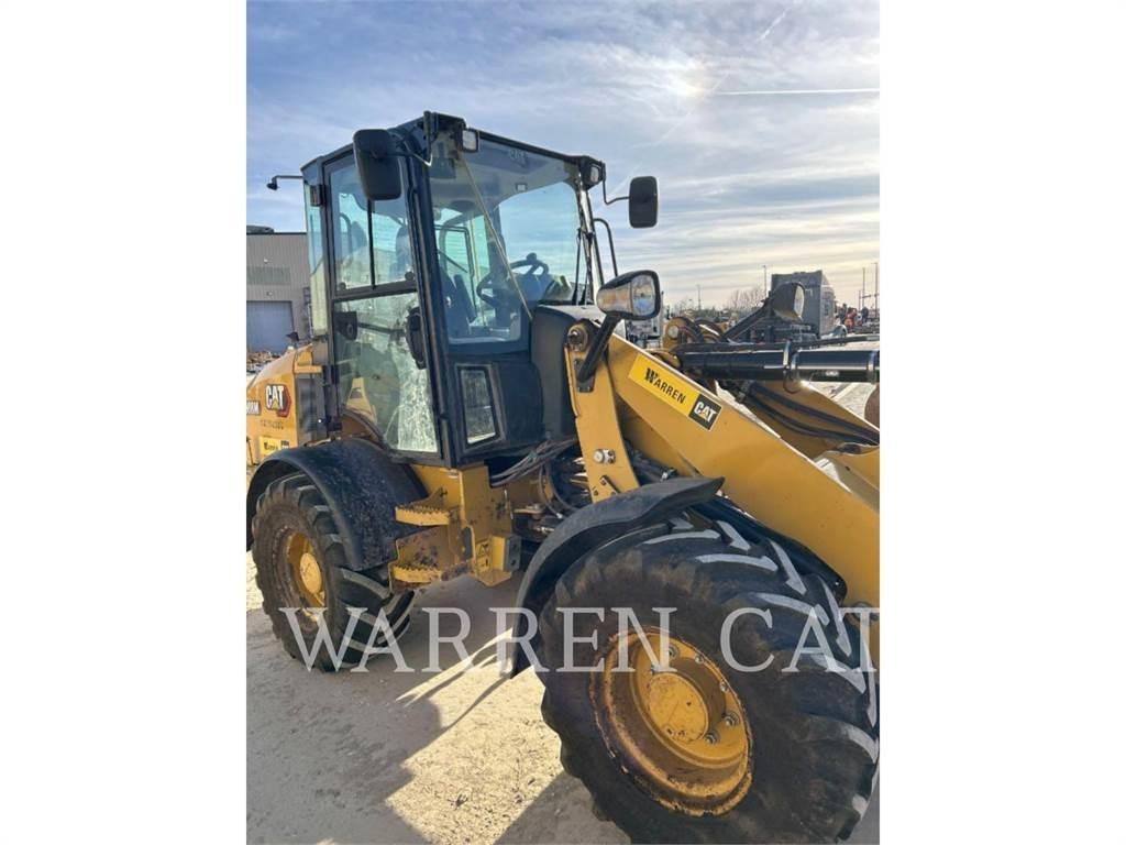 CAT 908M Carregadeiras de rodas