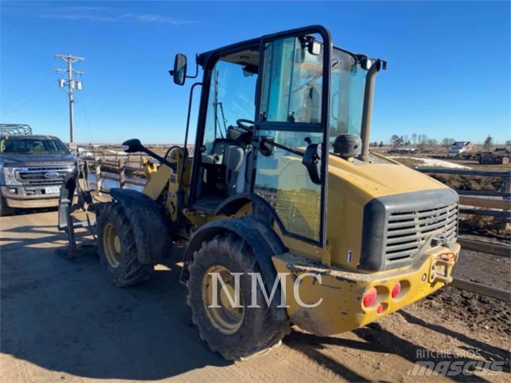 CAT 908M Carregadeiras de rodas