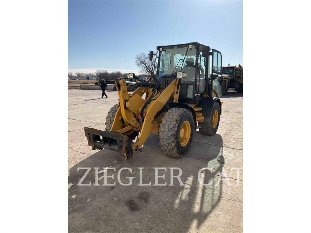 CAT 908M Carregadeiras de rodas
