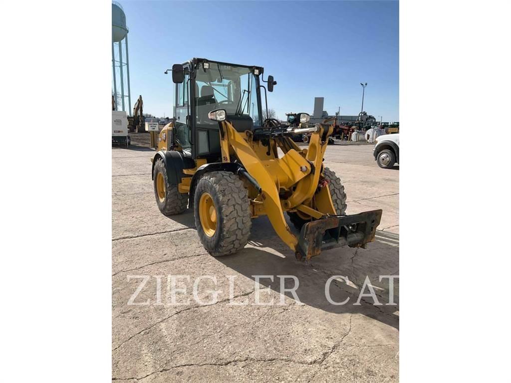 CAT 908M Carregadeiras de rodas