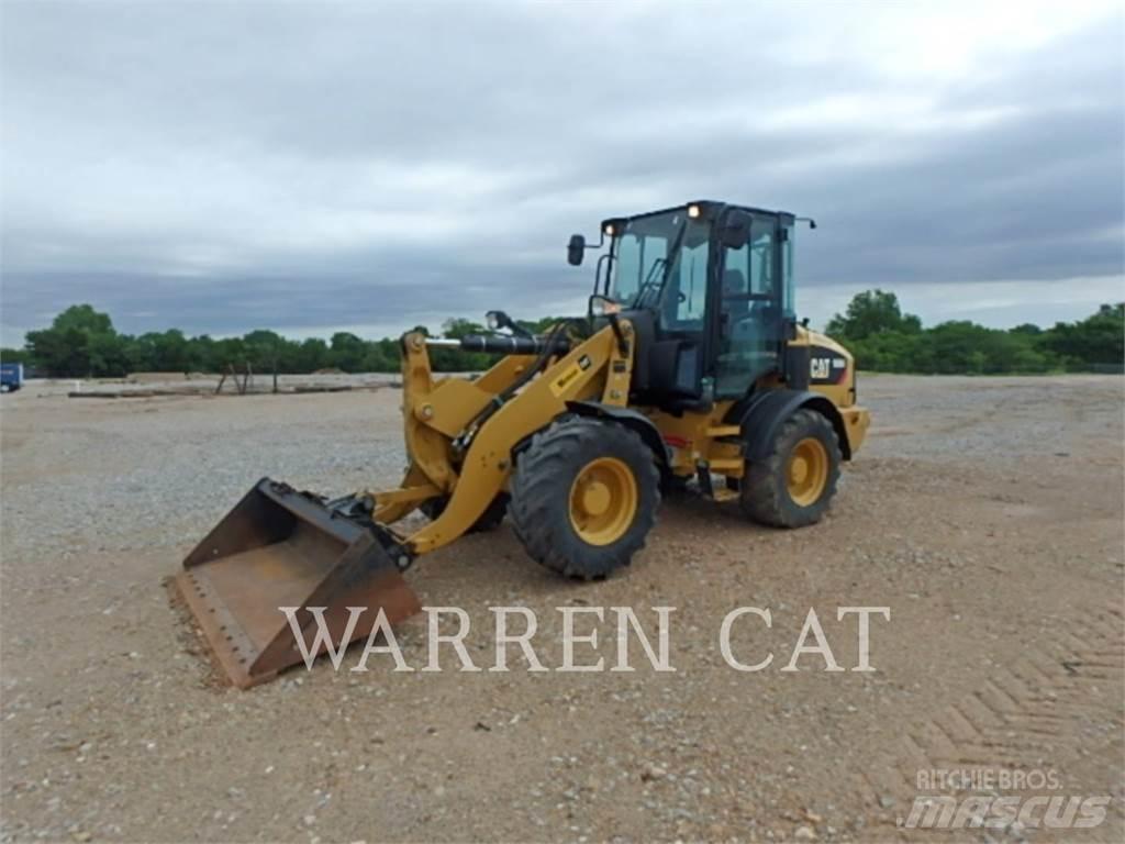 CAT 908M Carregadeiras de rodas
