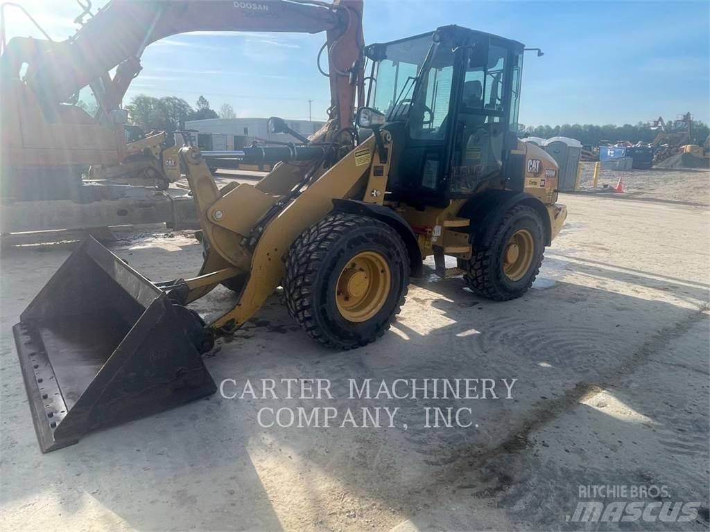 CAT 908M Carregadeiras de rodas