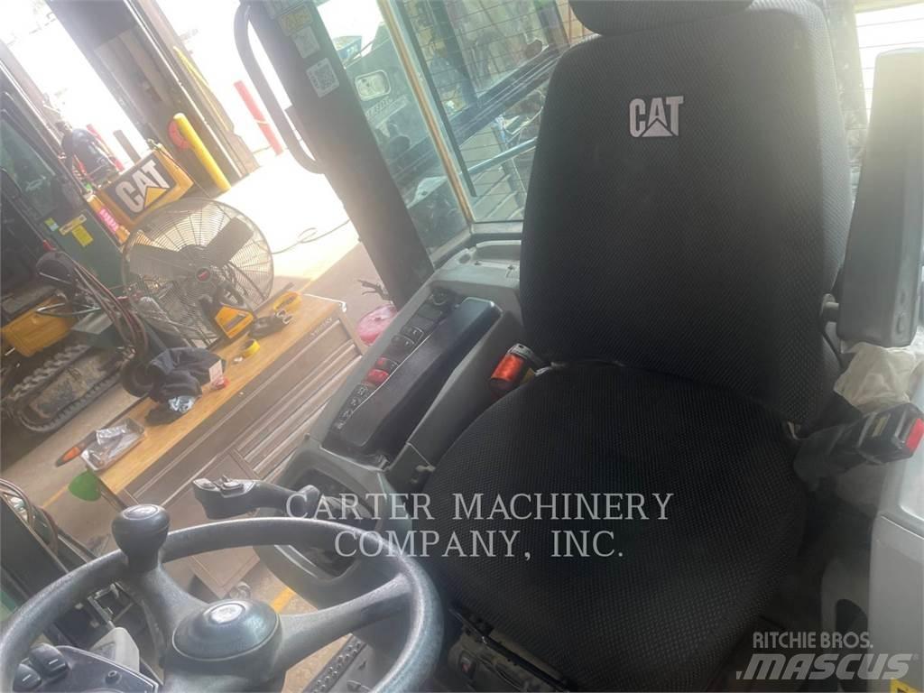 CAT 908M Carregadeiras de rodas