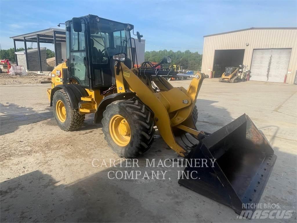 CAT 908M Carregadeiras de rodas