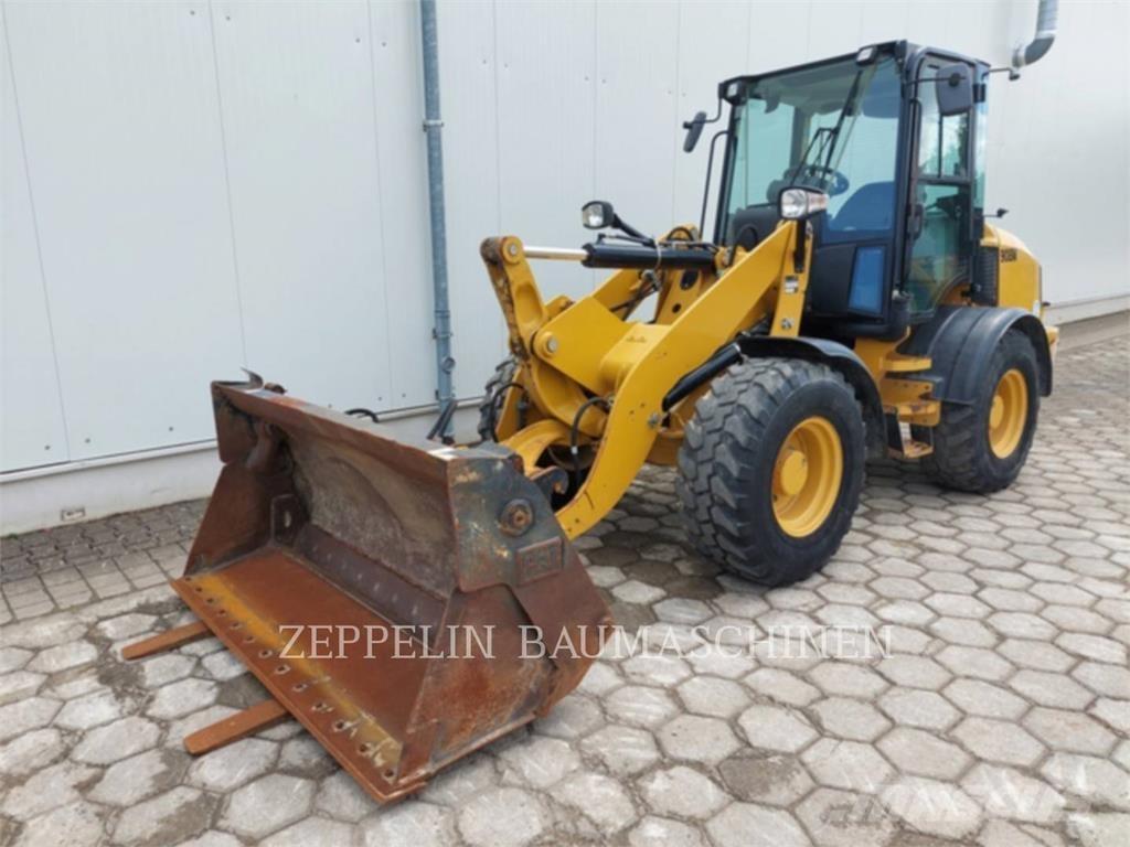 CAT 908M Carregadeiras de rodas