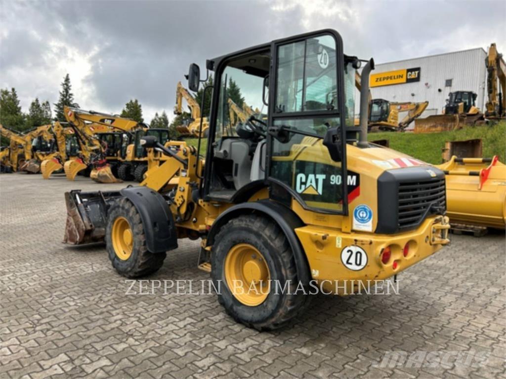CAT 908M Carregadeiras de rodas