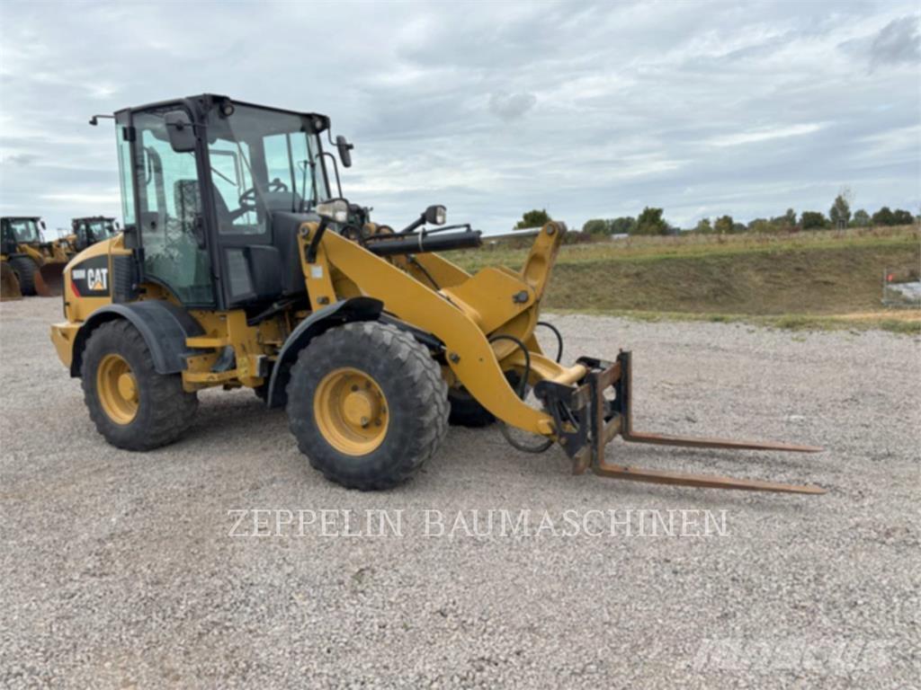 CAT 908M Carregadeiras de rodas