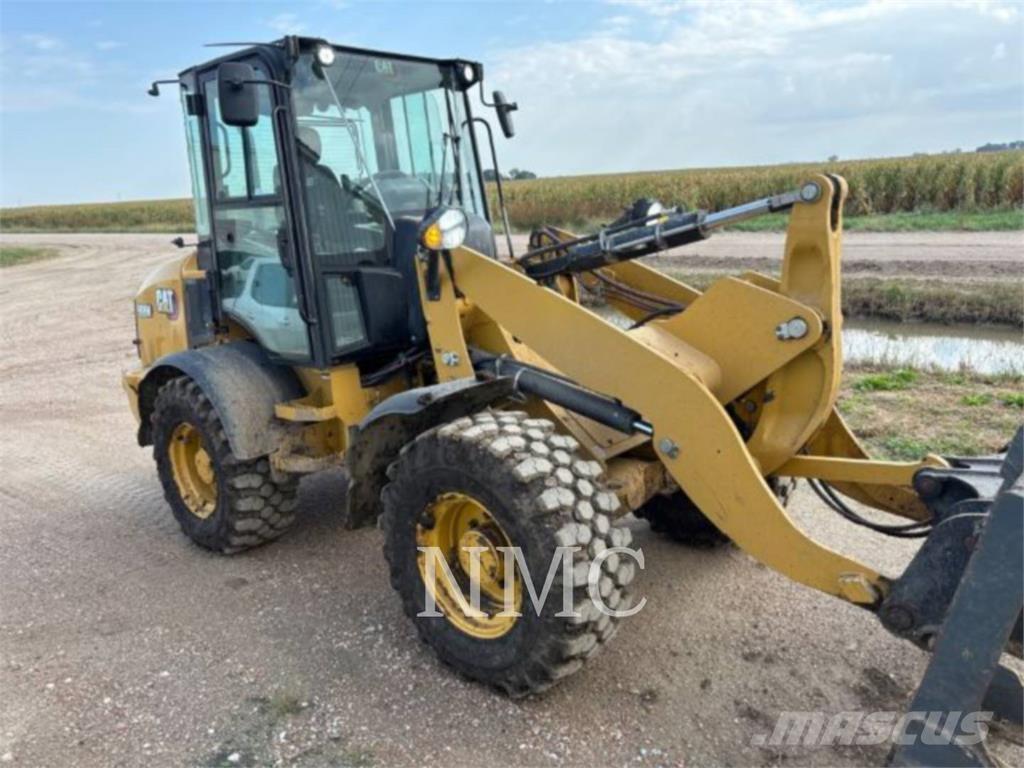 CAT 908M Carregadeiras de rodas