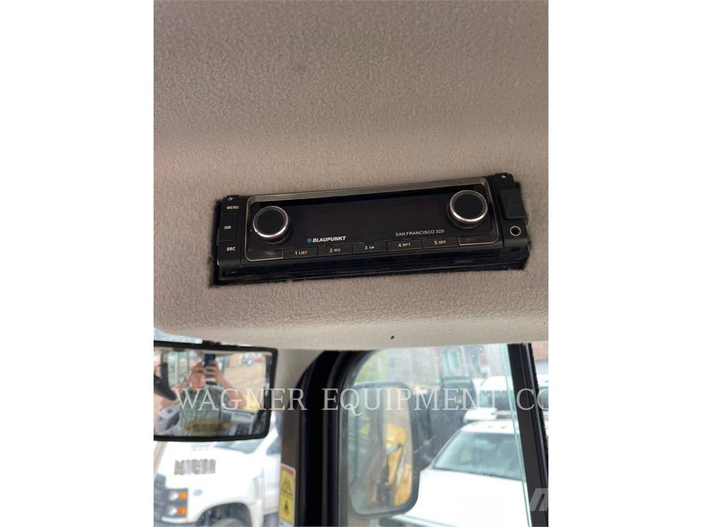 CAT 908M Carregadeiras de rodas