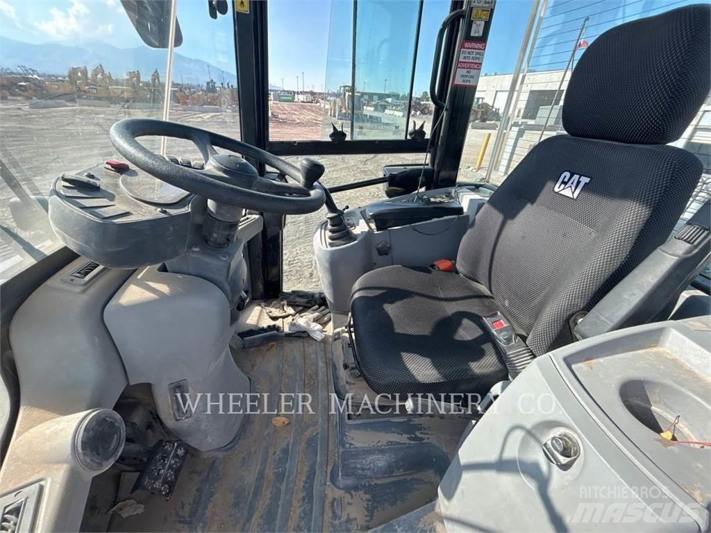 CAT 910M Carregadeiras de rodas