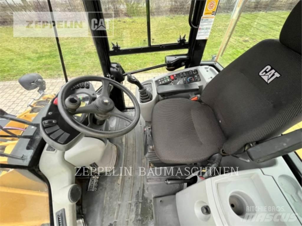 CAT 918M Carregadeiras de rodas