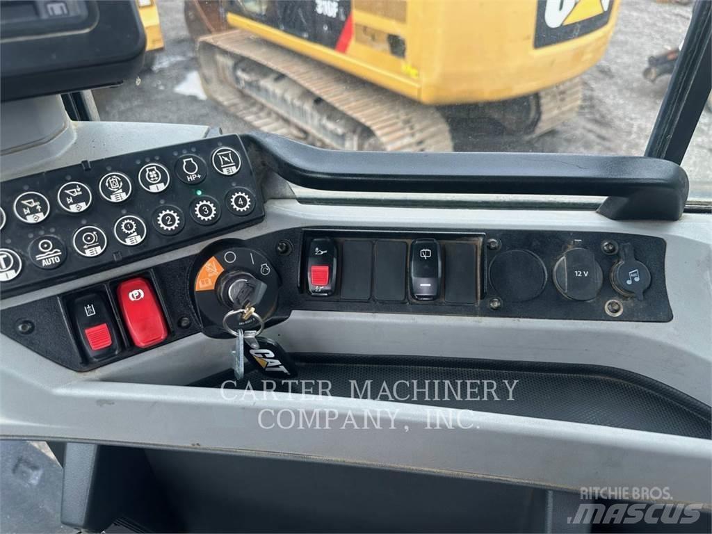 CAT 926M Carregadeiras de rodas