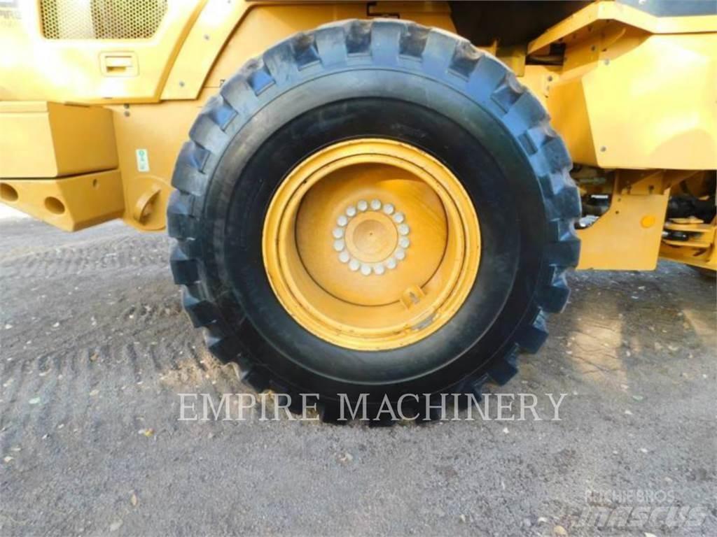 CAT 930M Carregadeiras de rodas