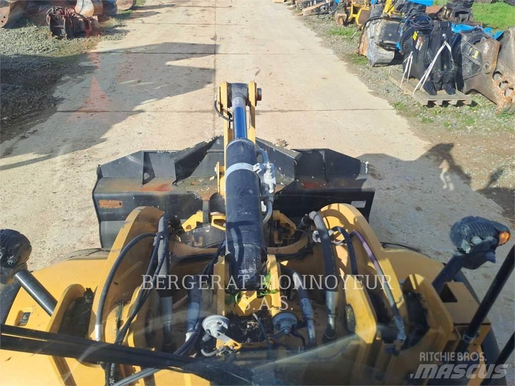 CAT 930M Carregadeiras de rodas