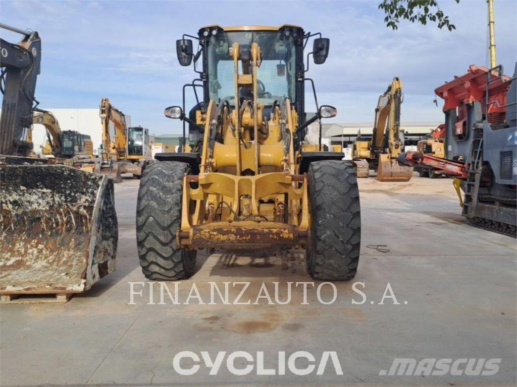 CAT 930M Carregadeiras de rodas