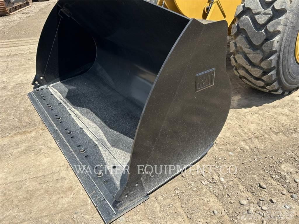 CAT 930M Carregadeiras de rodas