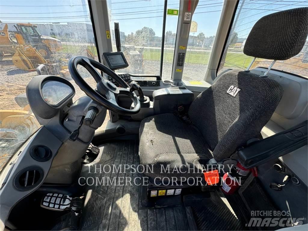CAT 930M Carregadeiras de rodas