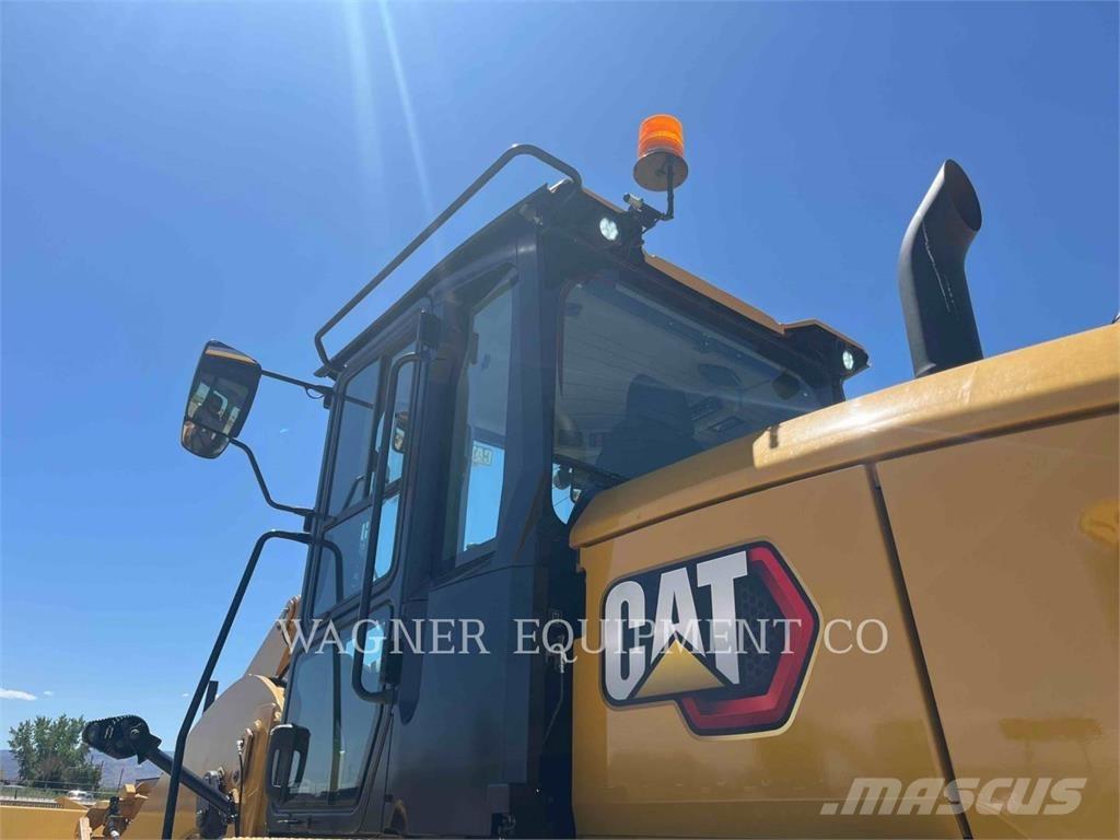 CAT 930M Carregadeiras de rodas