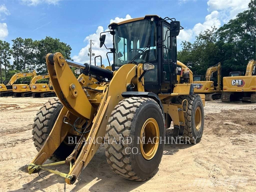 CAT 930M Carregadeiras de rodas